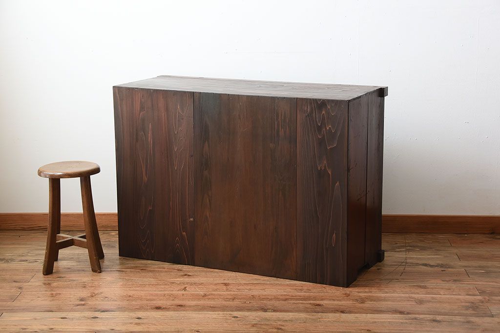 アンティーク家具　和製アンティーク　古い木製のモールガラス引き戸収納棚(2)