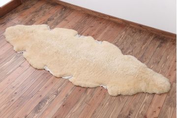 アンティーク雑貨　ビンテージ　高級感あふれるムートンのラグマット