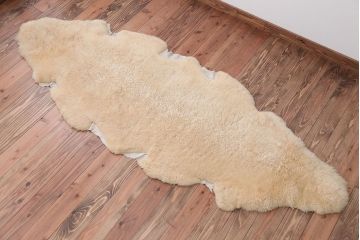 アンティーク雑貨　ビンテージ　高級感あふれるムートンのラグマット