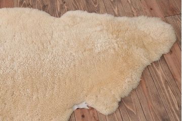 アンティーク雑貨　ビンテージ　高級感あふれるムートンのラグマット