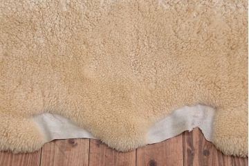 アンティーク雑貨　ビンテージ　高級感あふれるムートンのラグマット