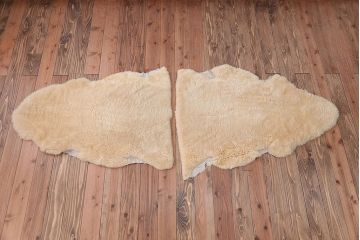 アンティーク雑貨　ビンテージ　高級感あふれるムートンのラグマット2枚セット