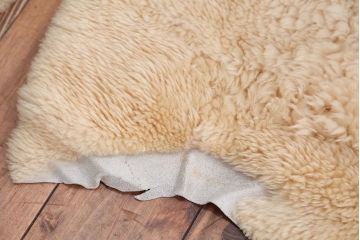 アンティーク雑貨　ビンテージ　高級感あふれるムートンのラグマット2枚セット