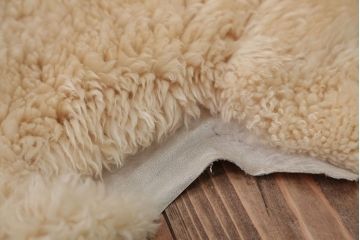 アンティーク雑貨　ビンテージ　高級感あふれるムートンのラグマット2枚セット