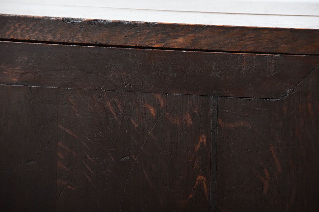 アンティーク家具　和製アンティーク　ダイヤル金具付き!古い木製の重厚な収納棚