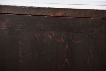 アンティーク家具　和製アンティーク　ダイヤル金具付き!古い木製の重厚な収納棚