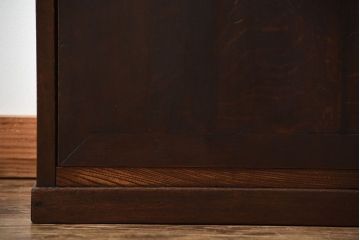 アンティーク家具　和製アンティーク　ダイヤル金具付き!古い木製の重厚な収納棚