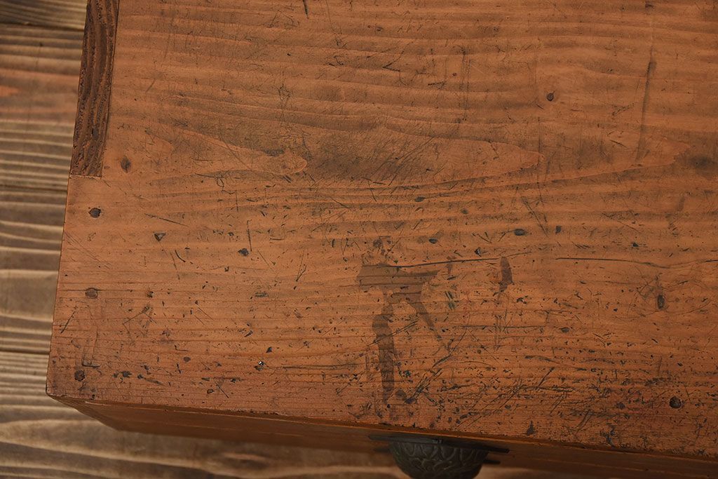 アンティーク家具　和製アンティーク　古い厚手の木製の丈夫な小引き出し