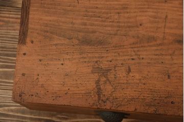 アンティーク家具　和製アンティーク　古い厚手の木製の丈夫な小引き出し