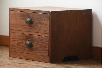 アンティーク家具　和製アンティーク　古い厚手の木製の丈夫な小引き出し