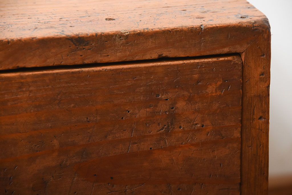 アンティーク家具　和製アンティーク　古い厚手の木製の丈夫な小引き出し