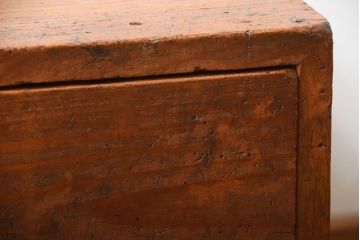 アンティーク家具　和製アンティーク　古い厚手の木製の丈夫な小引き出し