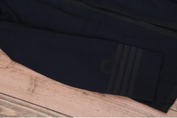旧日本海軍大佐・一種軍服(襟章付)(R-017114)