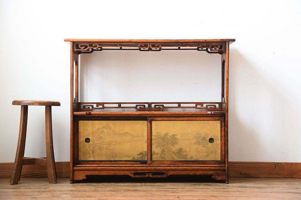 アンティーク家具　古民具・骨董　戸棚付き!オリエンタルな飾り棚