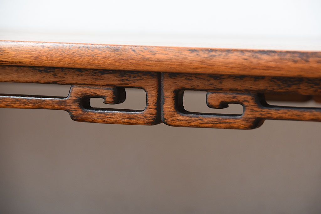 アンティーク家具　古民具・骨董　戸棚付き!オリエンタルな飾り棚