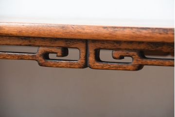 アンティーク家具　古民具・骨董　戸棚付き!オリエンタルな飾り棚