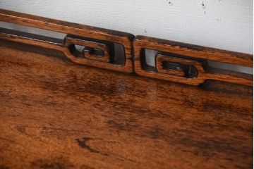 アンティーク家具　古民具・骨董　戸棚付き!オリエンタルな飾り棚