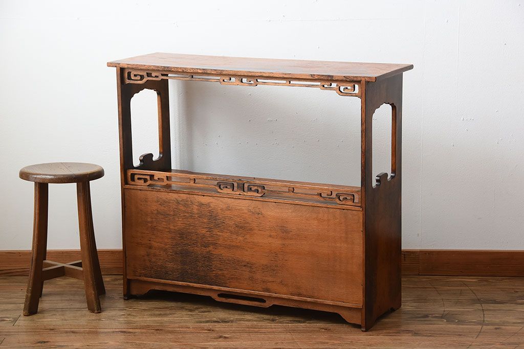 アンティーク家具　古民具・骨董　戸棚付き!オリエンタルな飾り棚