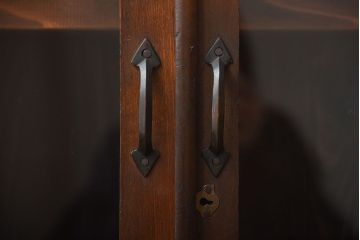 レトロ家具　昭和レトロ　引き出し2杯付き!古い栓材の小ぶりな本箱