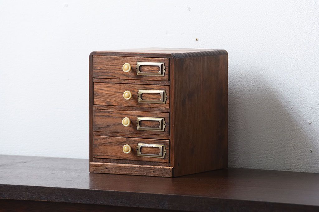 アンティーク家具　アンティーク　ネームプレート付き!古いナラ材のとても小さな小引き出し