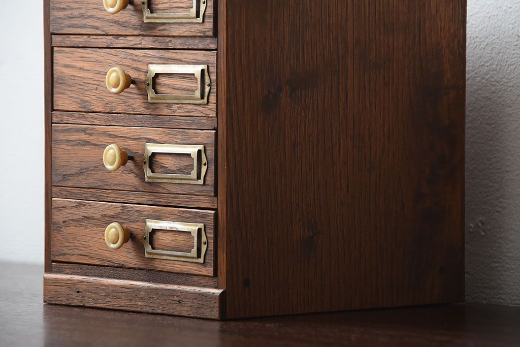 アンティーク家具　アンティーク　ネームプレート付き!古いナラ材のとても小さな小引き出し