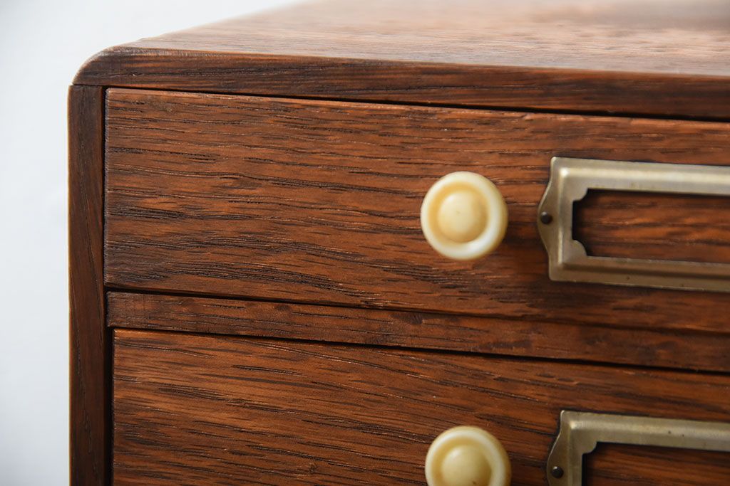 アンティーク家具　アンティーク　ネームプレート付き!古いナラ材のとても小さな小引き出し