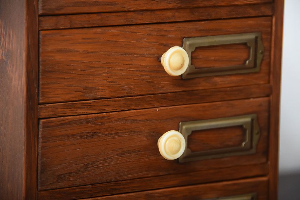 アンティーク家具　アンティーク　ネームプレート付き!古いナラ材のとても小さな小引き出し