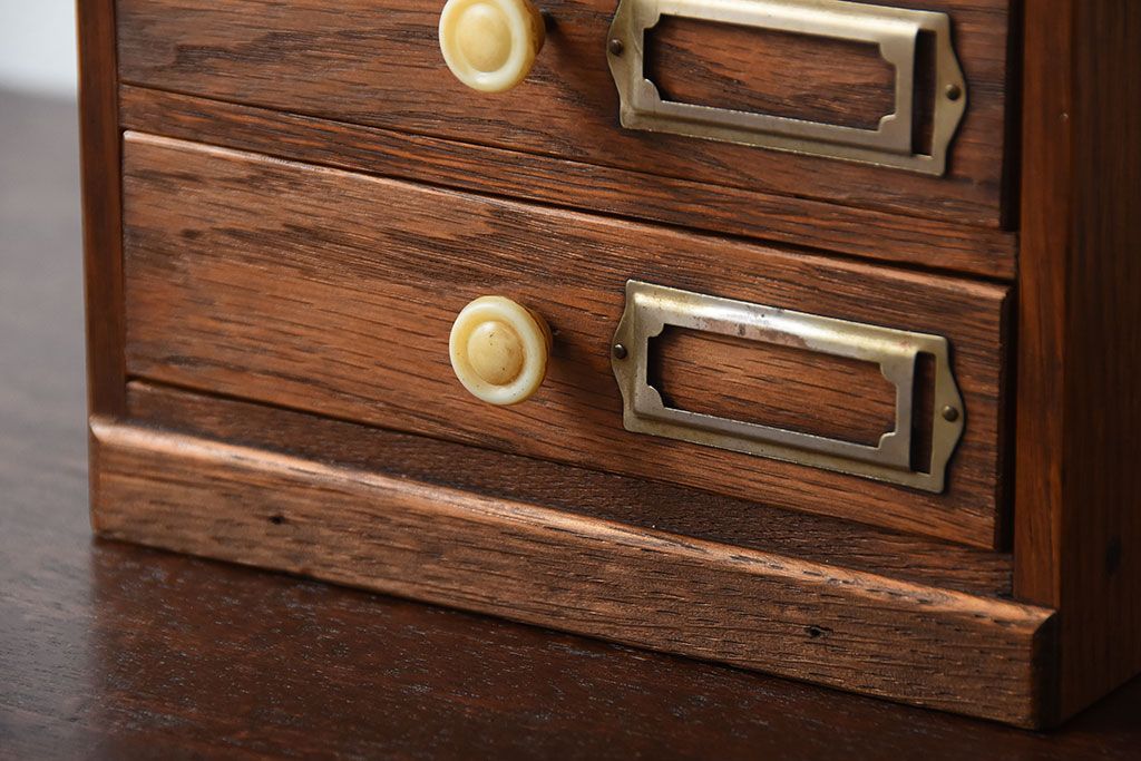 アンティーク家具　アンティーク　ネームプレート付き!古いナラ材のとても小さな小引き出し