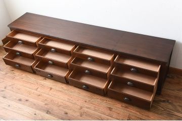 アンティーク家具　和製アンティーク　ネームプレート付き!12杯引き出しのローボード(テレビボード)