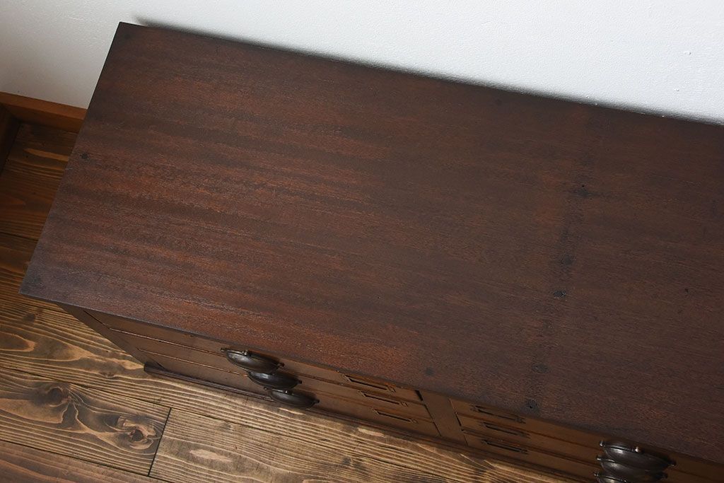 アンティーク家具　和製アンティーク　ネームプレート付き!12杯引き出しのローボード(テレビボード)