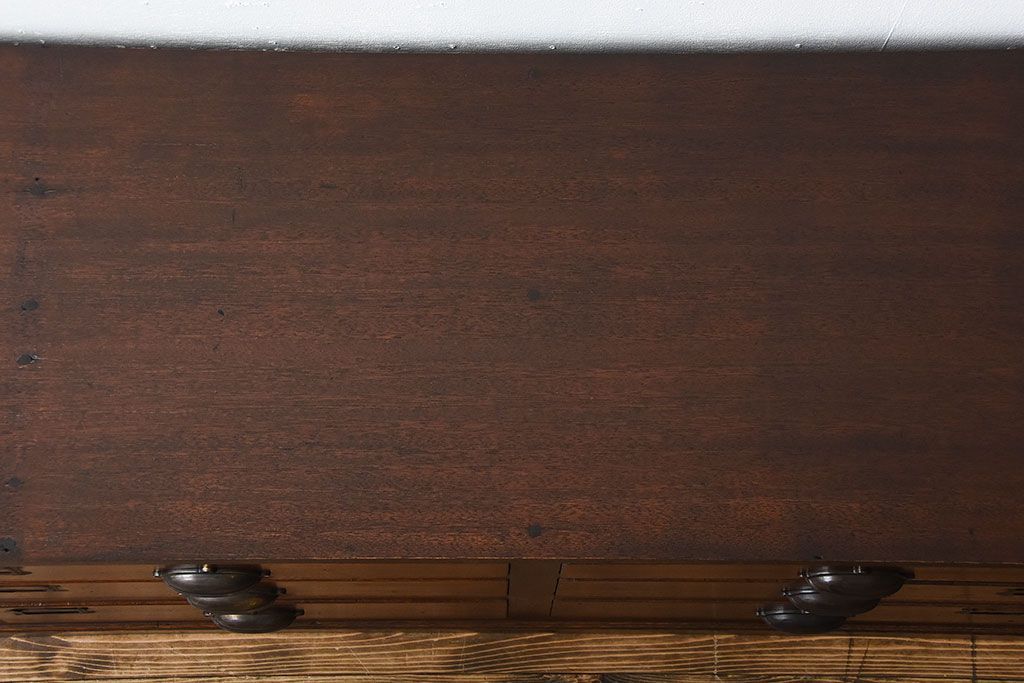 アンティーク家具　和製アンティーク　ネームプレート付き!12杯引き出しのローボード(テレビボード)