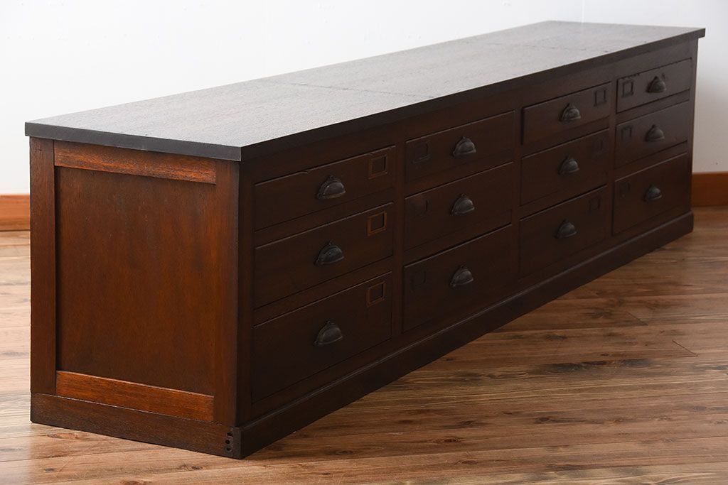 アンティーク家具　和製アンティーク　ネームプレート付き!12杯引き出しのローボード(テレビボード)