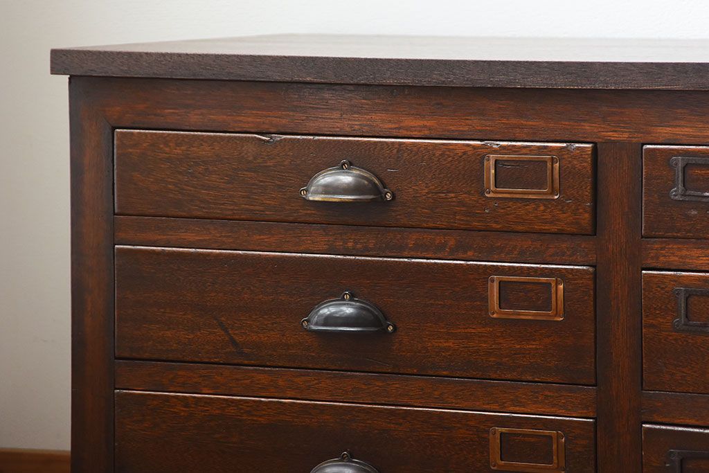 アンティーク家具　和製アンティーク　ネームプレート付き!12杯引き出しのローボード(テレビボード)