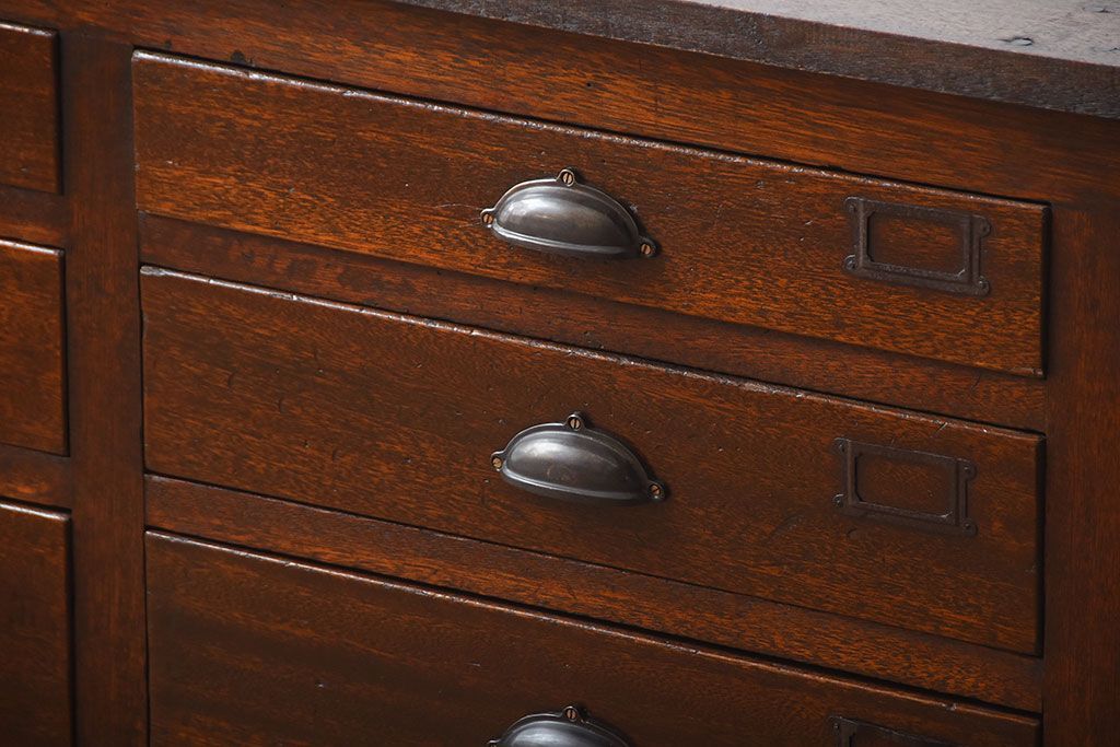 アンティーク家具　和製アンティーク　ネームプレート付き!12杯引き出しのローボード(テレビボード)