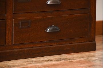 アンティーク家具　和製アンティーク　ネームプレート付き!12杯引き出しのローボード(テレビボード)