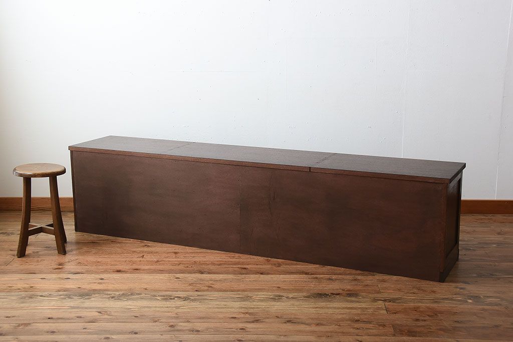 アンティーク家具　和製アンティーク　ネームプレート付き!12杯引き出しのローボード(テレビボード)