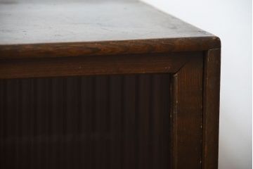 アンティーク家具　和製アンティーク　古い木製の小さなモールガラス引き戸収納棚