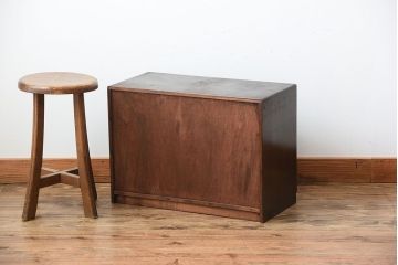 アンティーク家具　和製アンティーク　古い木製の小さなモールガラス引き戸収納棚