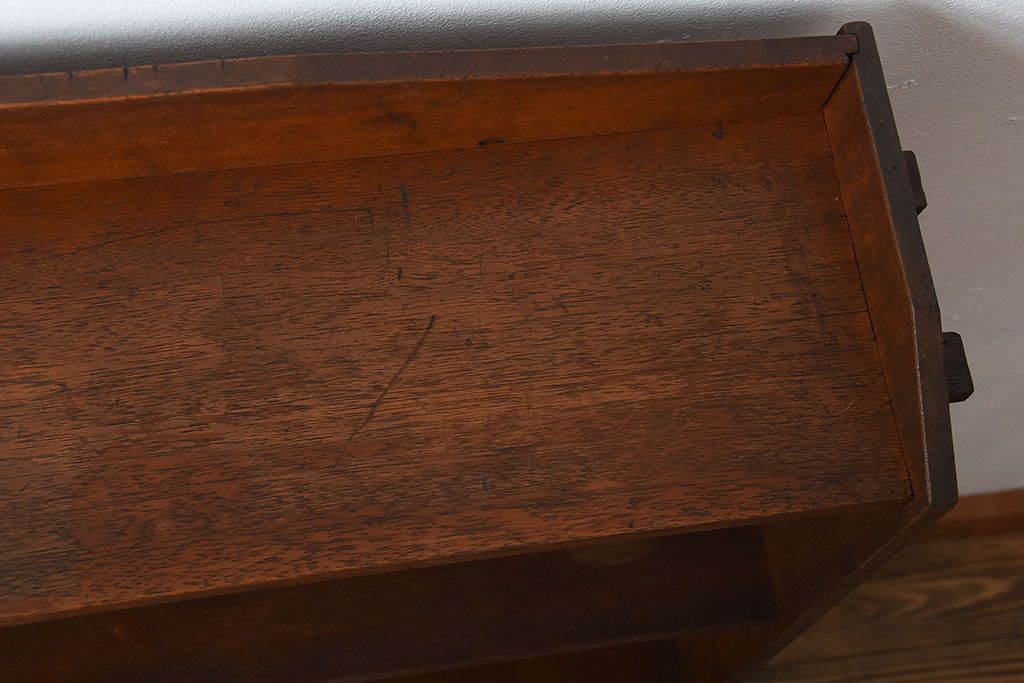 レトロ家具　昭和レトロ　古い栓材の楔式アンティーク本棚(飾り棚)