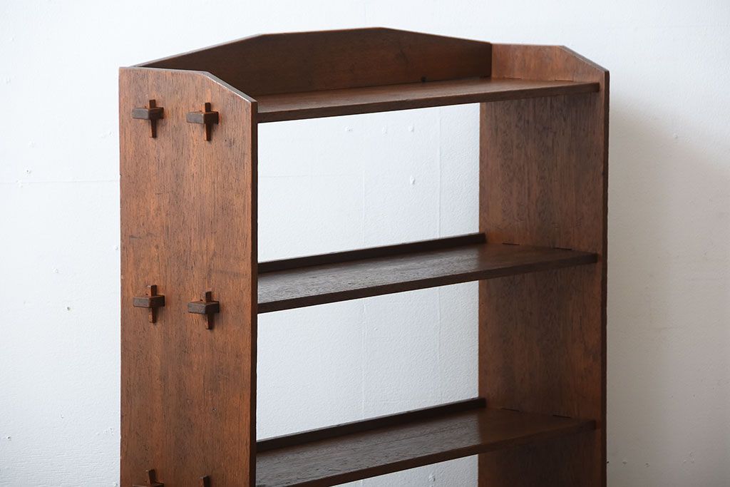 レトロ家具　昭和レトロ　古い栓材の楔式アンティーク本棚(飾り棚)