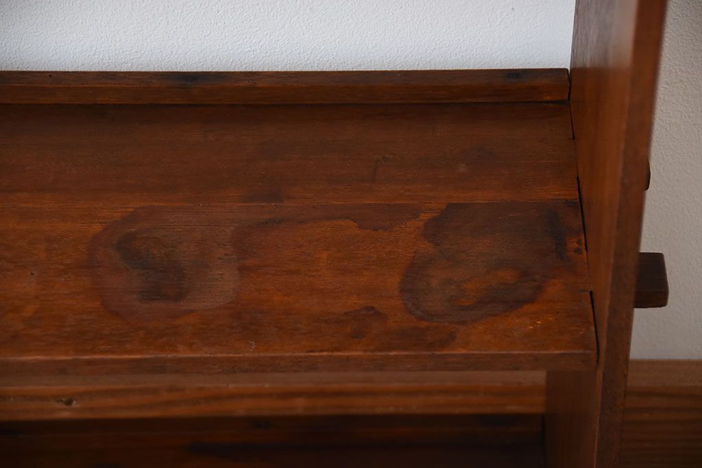 レトロ家具　昭和レトロ　古い栓材の楔式アンティーク本棚(飾り棚)