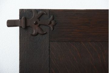 イギリスアンティーク　重厚なオーク材の優美な扉(ドア)(1)