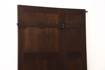 イギリスアンティーク　重厚なオーク材の優美な扉(ドア)(2)