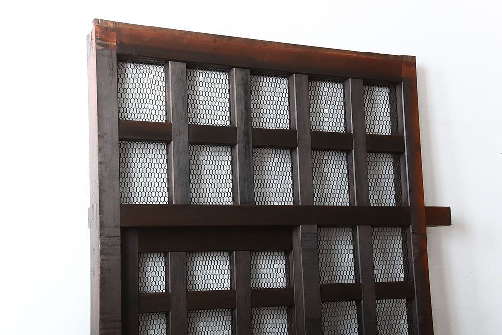 古民具・骨董　重厚な古い木製のアンティークくぐり戸(玄関戸)