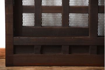 古民具・骨董　重厚な古い木製のアンティークくぐり戸(玄関戸)