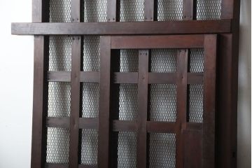 古民具・骨董　重厚な古い木製のアンティークくぐり戸(玄関戸)