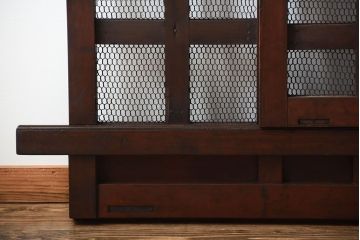 古民具・骨董　重厚な古い木製のアンティークくぐり戸(玄関戸)