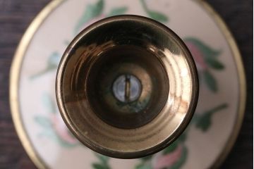 アンティーク雑貨　イギリスアンティーク　刺繍がかわいいお洒落なキャンドルスタンドペアセット