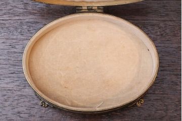 アンティーク雑貨　イギリスアンティーク　プチポワンのジュエリーケースとバラの刺繍のガラスケース2点セット