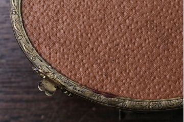 アンティーク雑貨　イギリスアンティーク　プチポワンのジュエリーケースとバラの刺繍のガラスケース2点セット